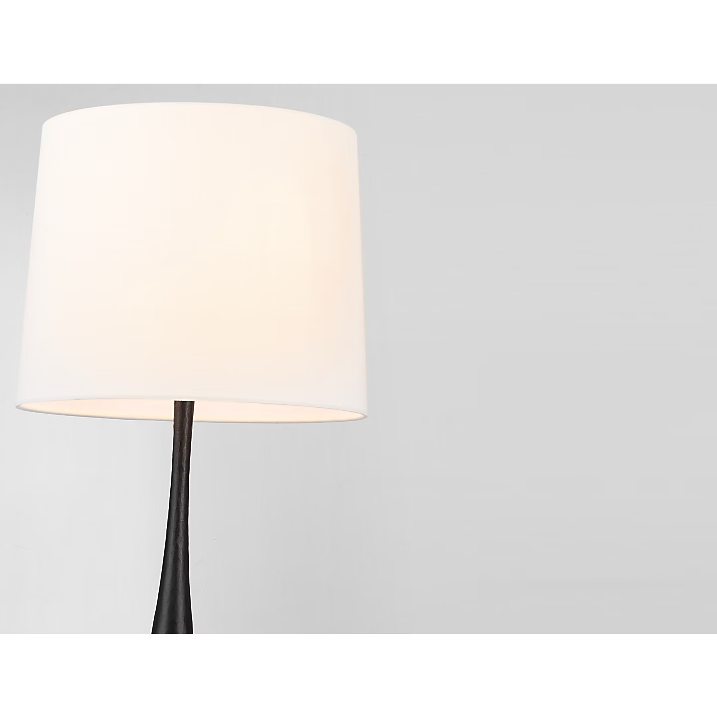 Oscar Medium Sculpted Table Lamp